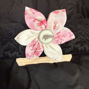 Vintage Floral Pink and White Brooch/Pin